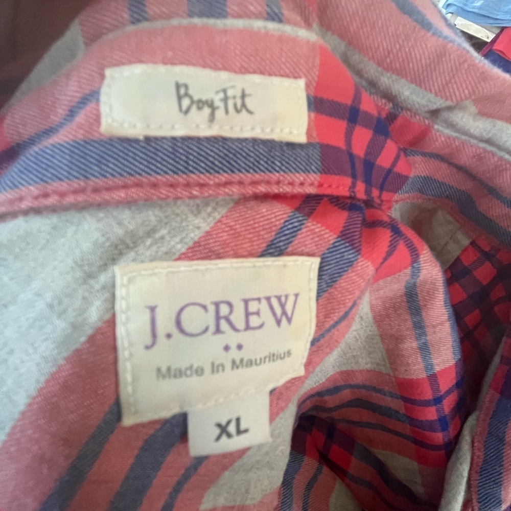 J Crew XL women’s cotton plaid button down. Like new! - Picture 3 of 4